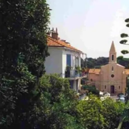 Joli F3 , 4 Pers, Mahana , Plein Pied Sur Jardin , Domaine Prive Criques Et Plages A Pied Daire *
