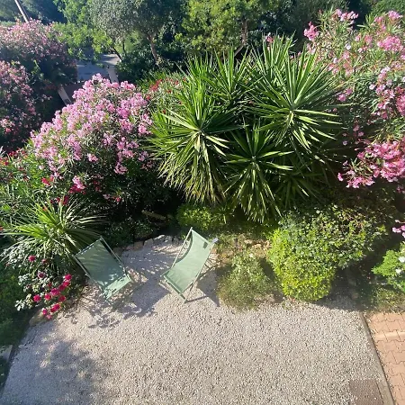 Joli F3 , 4 Pers, Mahana , Plein Pied Sur Jardin , Domaine Prive Criques Et Plages A Pied Lejlighed