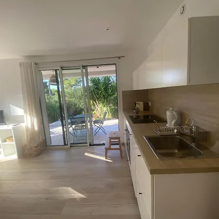 Joli F3 , 4 Pers, Mahana , Plein Pied Sur Jardin , Domaine Prive Criques Et Plages A Pied *