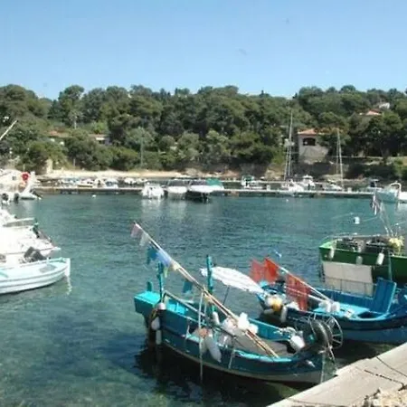 Joli F3 , 4 Pers, Mahana , Plein Pied Sur Jardin , Domaine Prive Criques Et Plages A Pied * Hyères