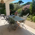 Joli F3 , 4 Pers, Mahana , Plein Pied Sur Jardin , Domaine Prive Criques Et Plages A Pied *