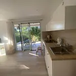 Joli F3 , 4 Pers, Mahana , Plein Pied Sur Jardin , Domaine Prive Criques Et Plages A Pied *