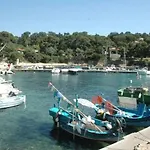 Joli F3 , 4 Pers, Mahana , Plein Pied Sur Jardin , Domaine Prive Criques Et Plages A Pied * Hyères
