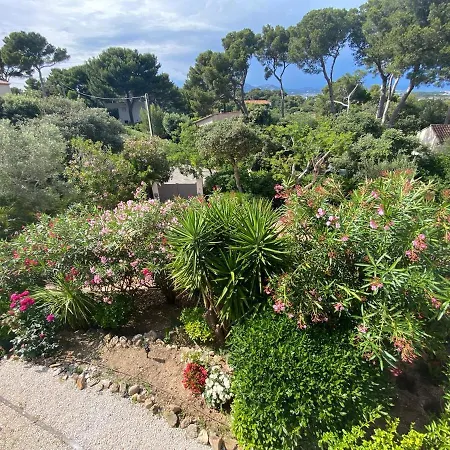 Joli F3 , 4 Pers, Mahana , Plein Pied Sur Jardin , Domaine Prive Criques Et Plages A Pied Hyeres