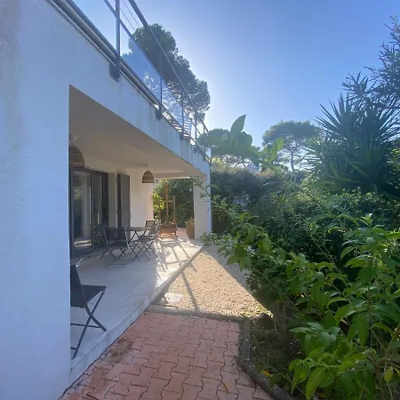 Joli F3 , 4 Pers, Mahana , Plein Pied Sur Jardin , Domaine Prive Criques Et Plages A Pied * Hyeres