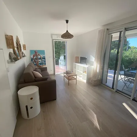 Joli F3 , 4 Pers, Mahana , Plein Pied Sur Jardin , Domaine Prive Criques Et Plages A Pied * Hyères