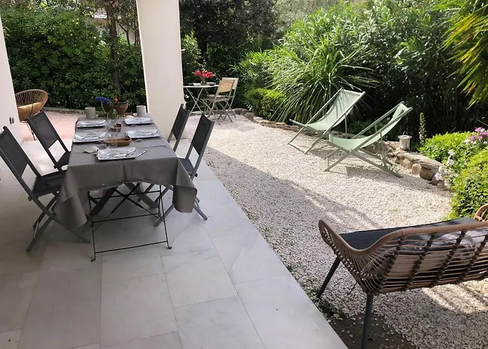 Apartment Joli F3 , 4 Pers, Mahana , Plein Pied Sur Jardin , Domaine Prive Criques Et Plages A Pied *