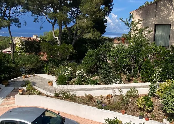 Joli F3 , 4 Pers, Mahana , Plein Pied Sur Jardin , Domaine Prive Criques Et Plages A Pied