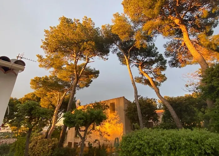 Joli F3 , 4 Pers, Mahana , Plein Pied Sur Jardin , Domaine Prive Criques Et Plages A Pied * Hyeres